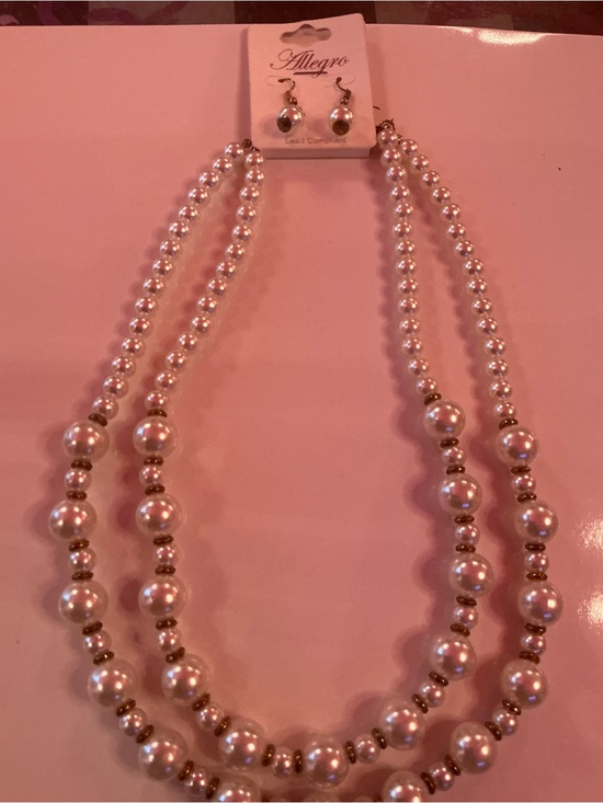 Allegro Jewelry - White Pearl-Style Bead Necklace with Gold Accents
